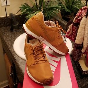 Nike AIR Berwuda Premium